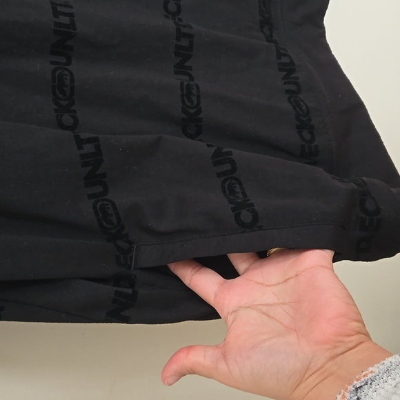 Ecko Unlimited Short Sleeve Hooded Shirt - Picture 6 of 7